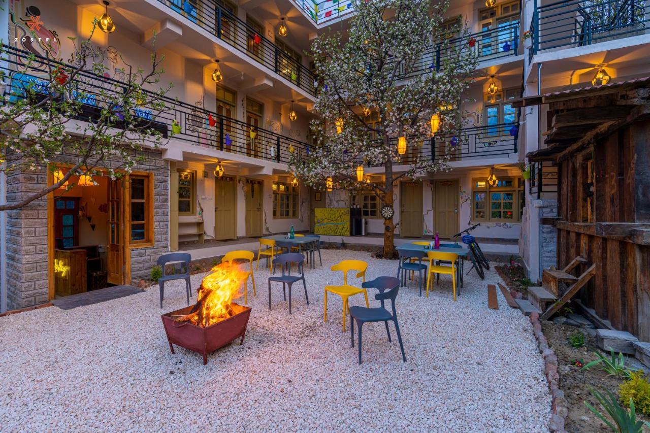 A Pousada Zostel Sāngla Exterior foto